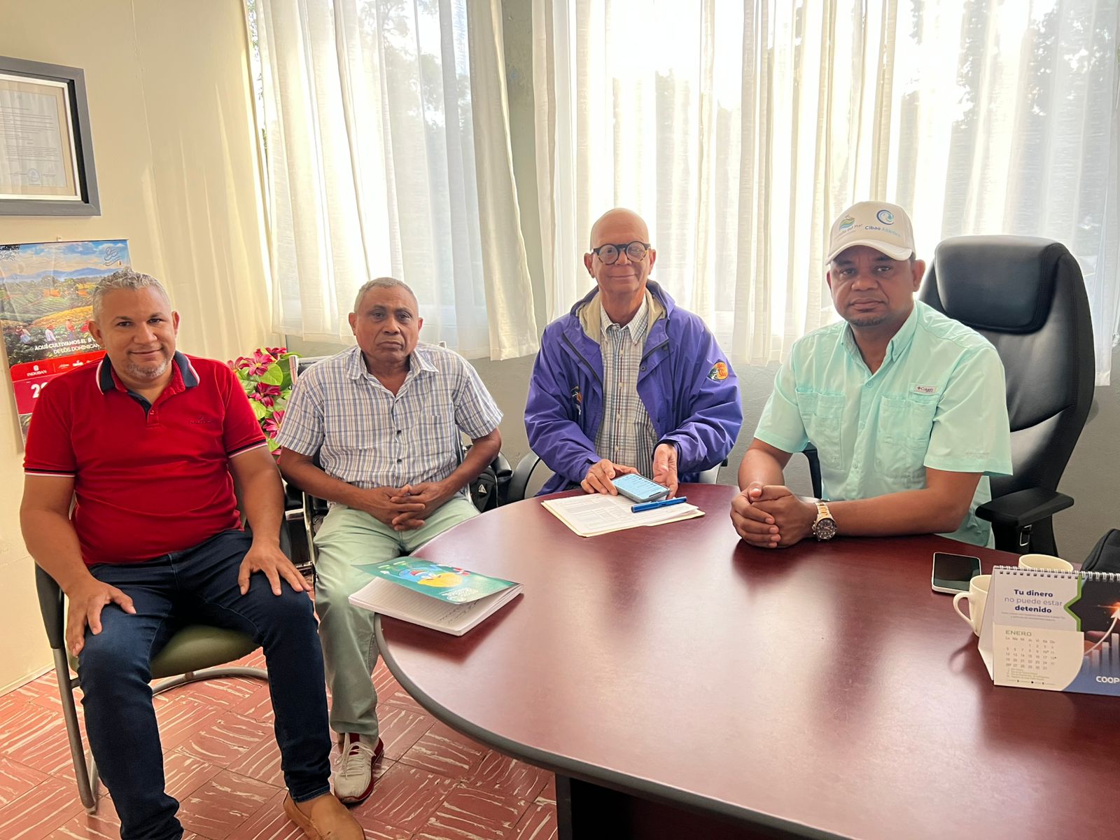 Alcaldía de Loma de Cabrera se reúne con representantes del Plan Sierra para impulsar proyectos de desarrollo